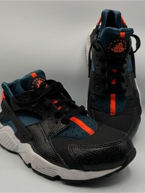 Nike Air Huarache Women’s Run Black Hyper Crimson Space Blue